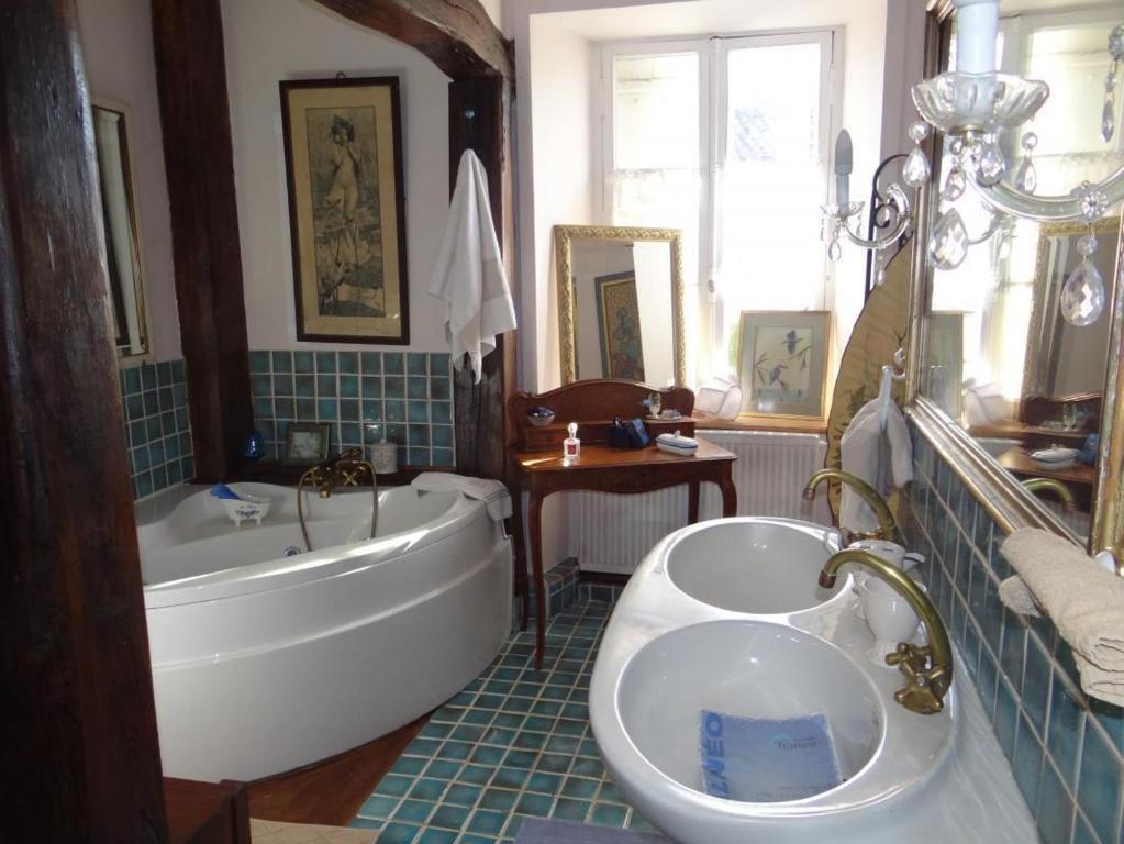 Domaine De La Dame De Lauriere Bed and Breakfast Solignac Δωμάτιο φωτογραφία