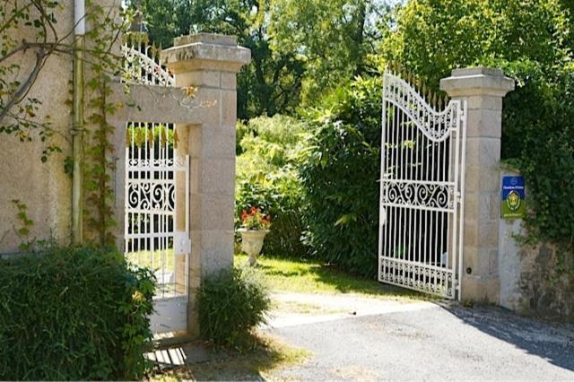 Domaine De La Dame De Lauriere Bed and Breakfast Solignac Εξωτερικό φωτογραφία